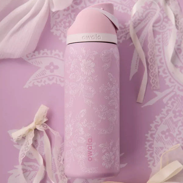 Owala UO Exclusive Ribbon Toile FreeSip® 0.9L / 32oz Water Bottle