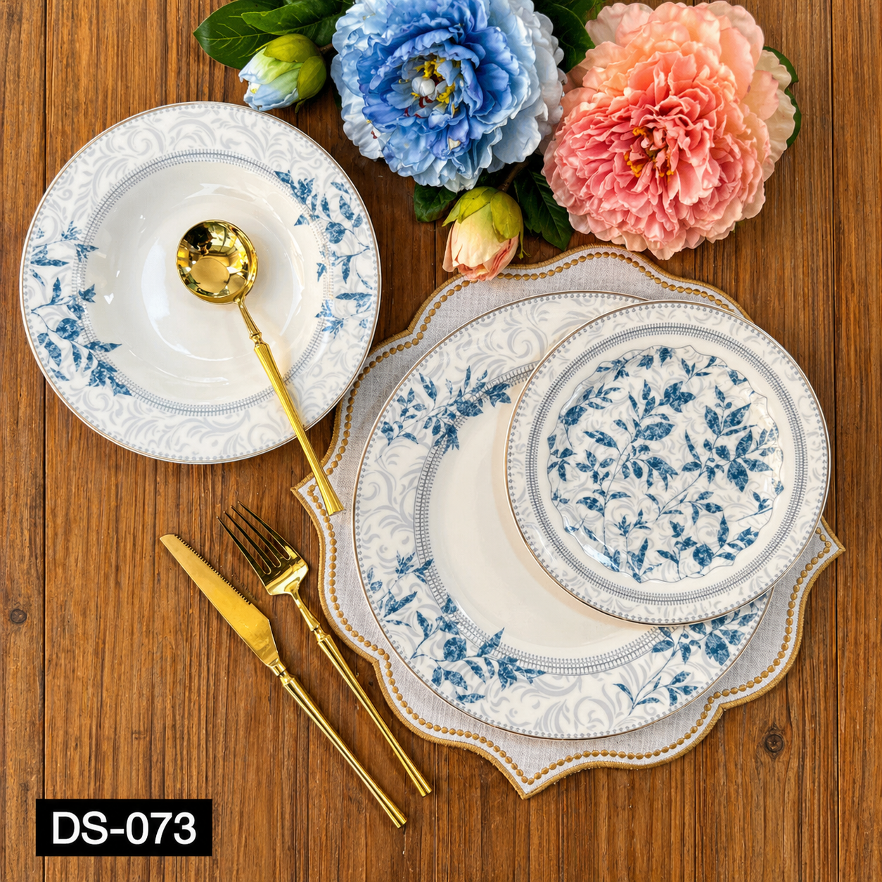 Blue Willow 18 Piece Dinner Set