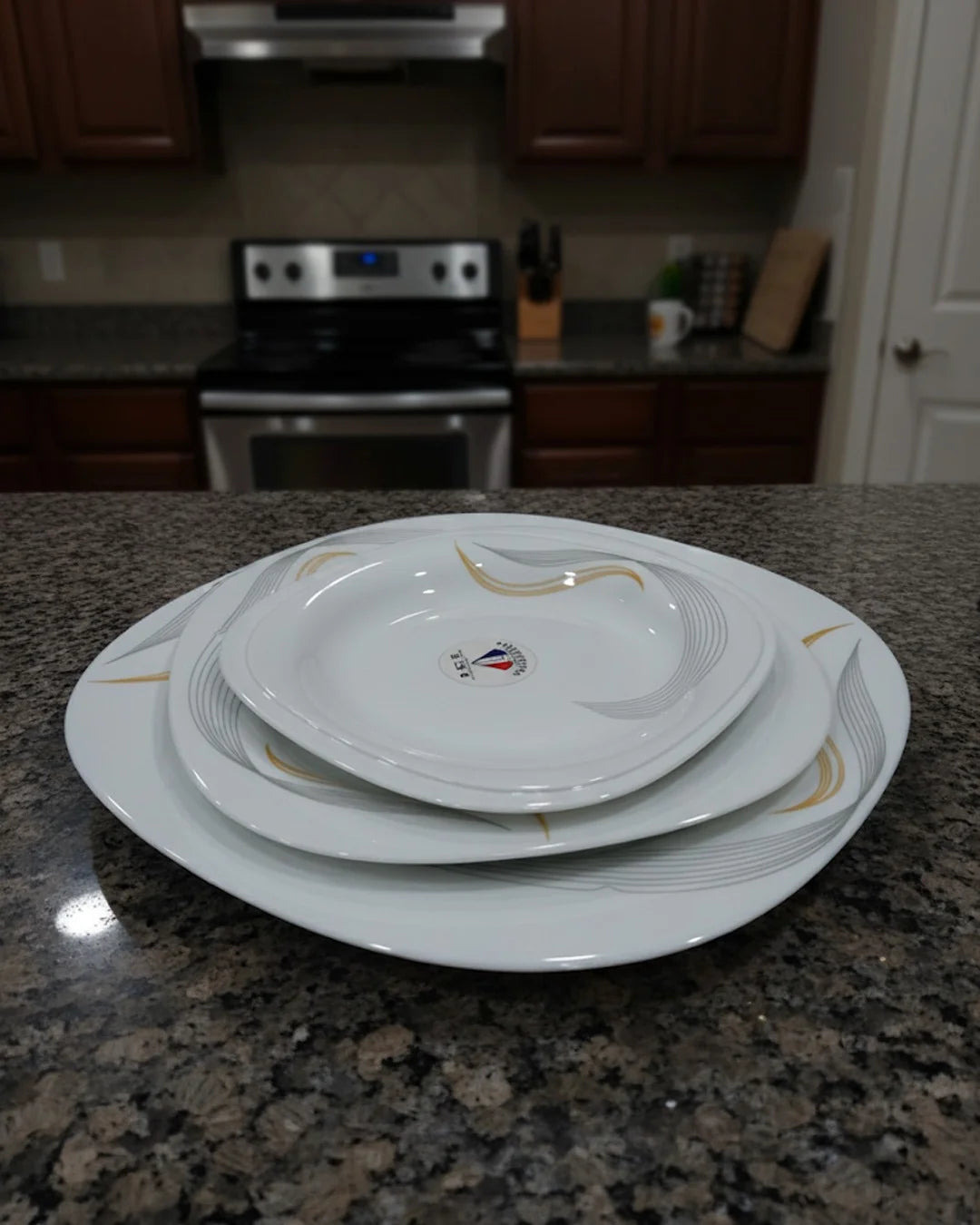 26-Piece Opal Dinner Set – Minimal Line Pattern