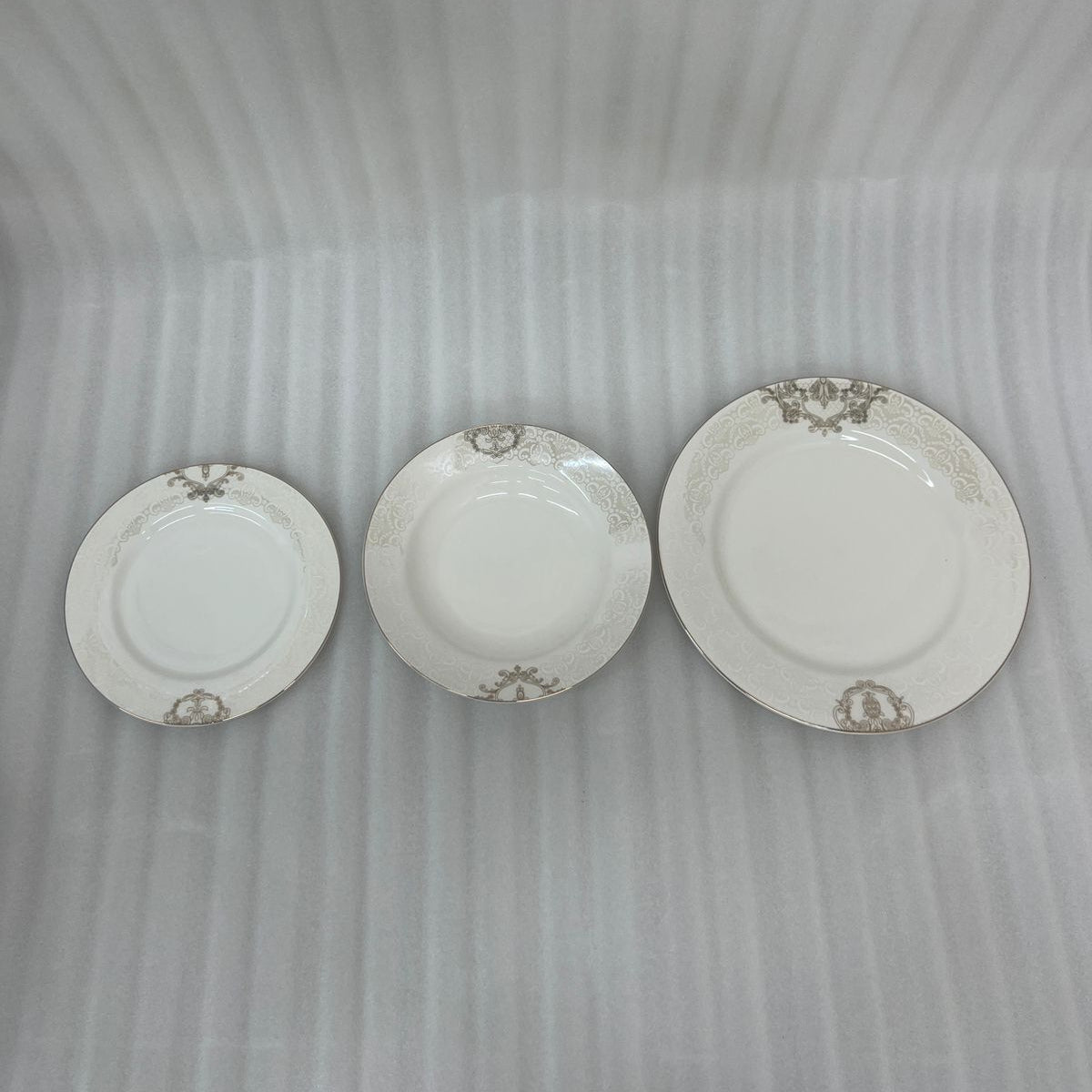 Premium Superbone 18pcs Dinnerware Set